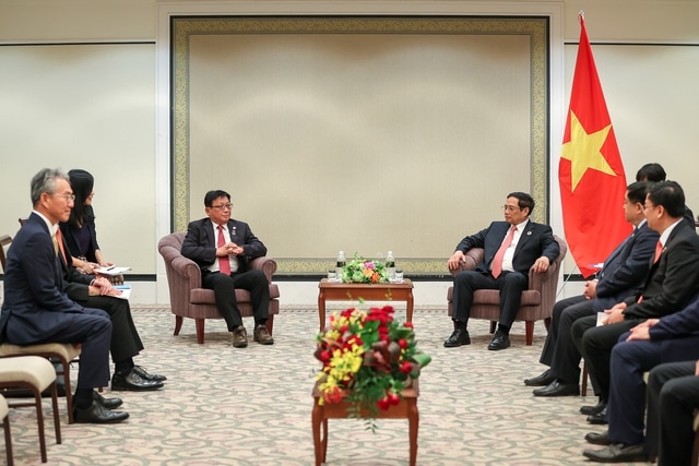 , Actualités communisme: Le premier ministre organise une réception pour le président de Sojitz Corp